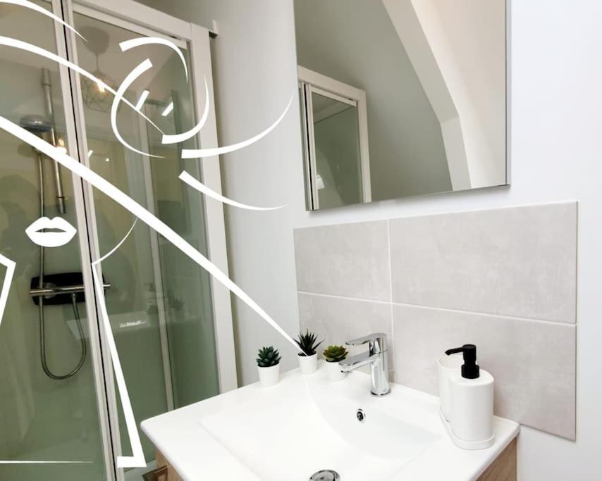 Pop & Suite Par Madame Conciergerie Rennes Exterior foto
